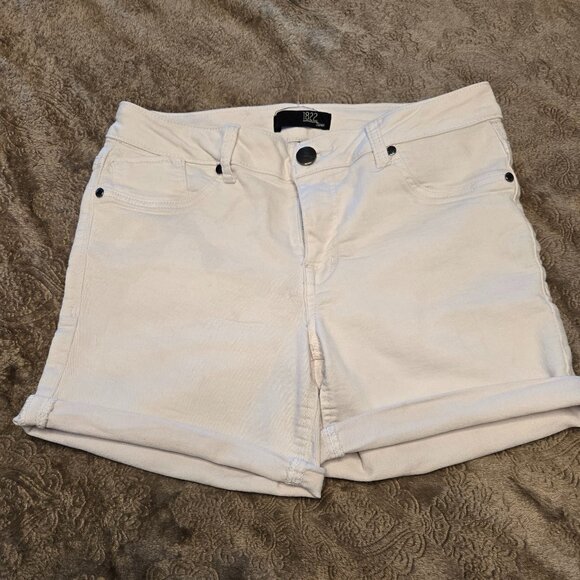 1822 Women’s White stretch Denim Shorts-SIZE 10-EXCELLENT CONDITION - Picture 1 of 8